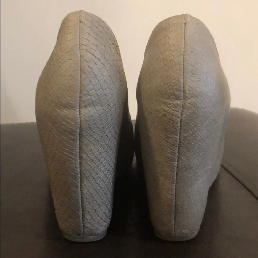 Fergalicious by Fergie Gray Snake Print Closed Toe Wedge Pumps Size 7